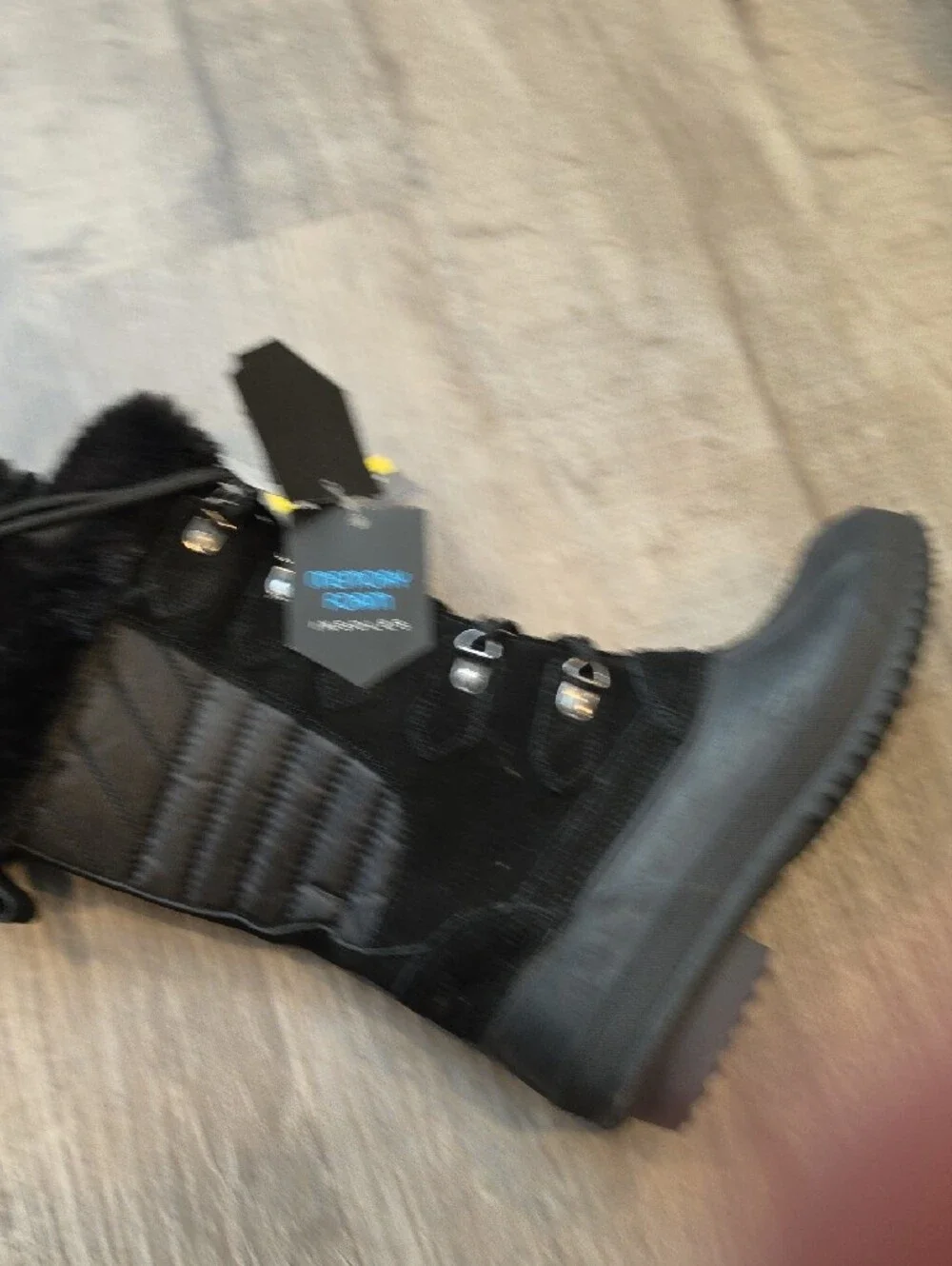 Khombu Black Faux-Fur Lace-Up Insulated Winter Boots 7 M
